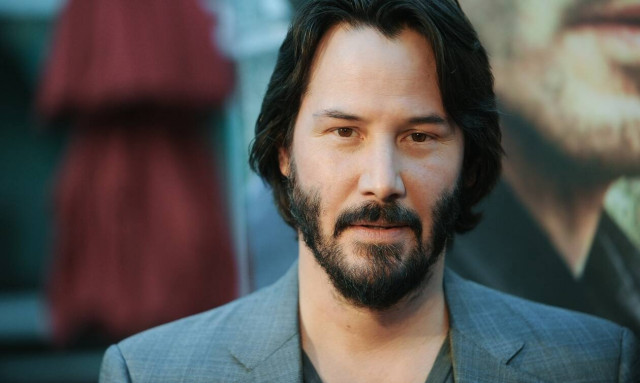 Κιάνου Ρίβς: Ο θαυμαστής που «τρέλανε» τον ηθοποιό σε αεροδρόμιο της Νέας Υόρκης και έγινε viral