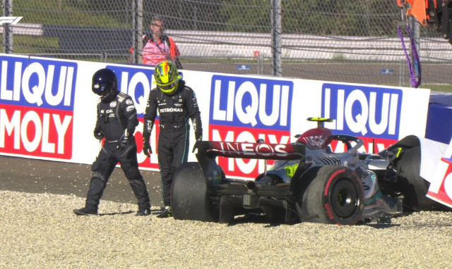 Formula 1: Καταστροφή για τη Mercedes, την πανηγύρισαν οι φίλοι του Φερστάπεν (vids)