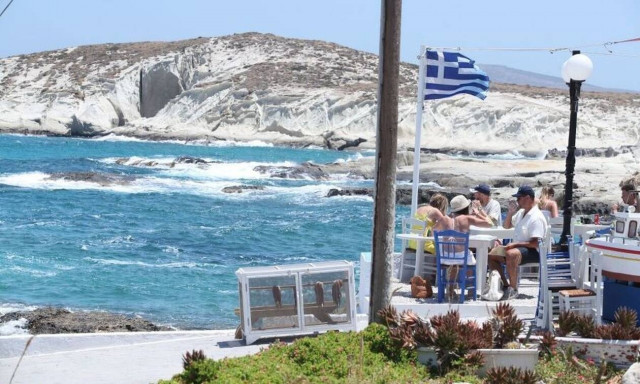 Κορονοϊός: Στις τουριστικές περιοχές η έξαρση - Αύξηση 245% στα λύματα της Αττικής