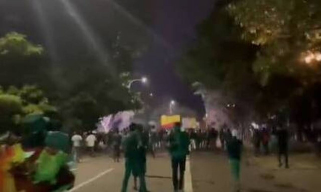 Σρι Λάνκα: Χάος στη χώρα - Διαδηλωτές έβαλαν φωτιά στην πρωθυπουργική κατοικία