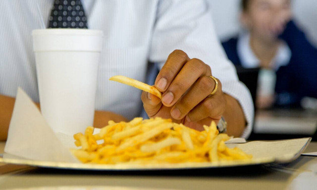 Ρωσία: Η διάδοχη αλυσίδα των McDonald's «κόβει» τις τηγανητές πατάτες λόγω έλλειψης