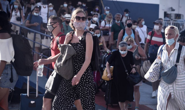 Κρούσματα σήμερα: 18.214 νέες μολύνσεις, 23 θάνατοι και 101 διασωληνωμένοι