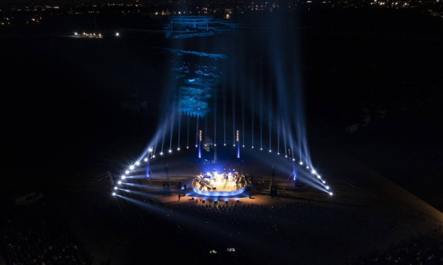 The Ellinikon Moments: Η Lamda Development υποδέχτηκε τον Ξαρχάκο σε μια σπουδαία μουσική βραδιά