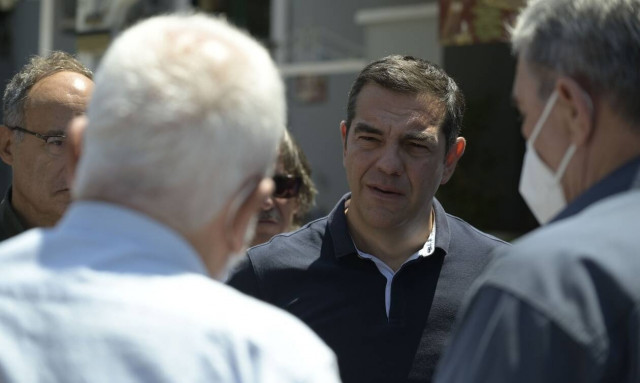 Τσίπρας από την Ικαρία: Να σταματήσει η εγκατάλειψη του ΕΣΥ και των νησιών συνολικά