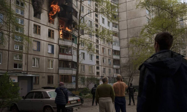 Ουκρανία: «Αδιάκοπος» βομβαρδισμός του Ντονέτσκ από τον ρωσικό στρατό -Νέα βοήθεια ΗΠΑ προς το Κίεβο