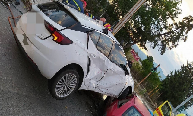 Θεσσαλονίκη: Τροχαίο ατύχημα στη Θέρμη – Δύο τραυματίες, ο ένας σοβαρά