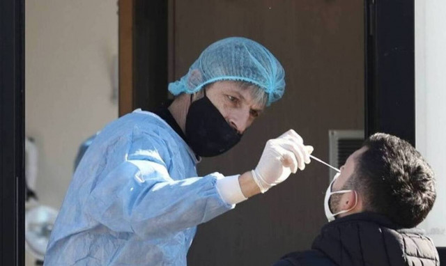 Greece confirms 13,306 new coronavirus cases, 28 deaths, 103 on ventilators on Sunday