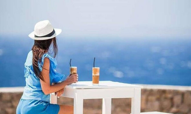 Τουρισμός για όλους: Ποιοι δικαιούνται το voucher των 150 ευρώ