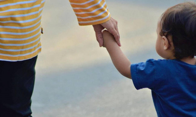 Επίδομα παιδιού: Τι πρέπει να προσέξετε - Οι «φοροπαγίδες» για τα εξαρτώμενα τέκνα