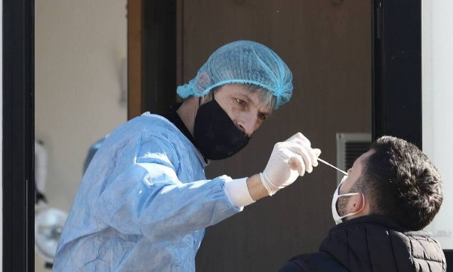 Γουργουλιάνης - Κορονοϊός: Αλλάζει η νόσος - Πιο μεταδοτική αλλά δεν προκαλεί πολλούς θανάτους