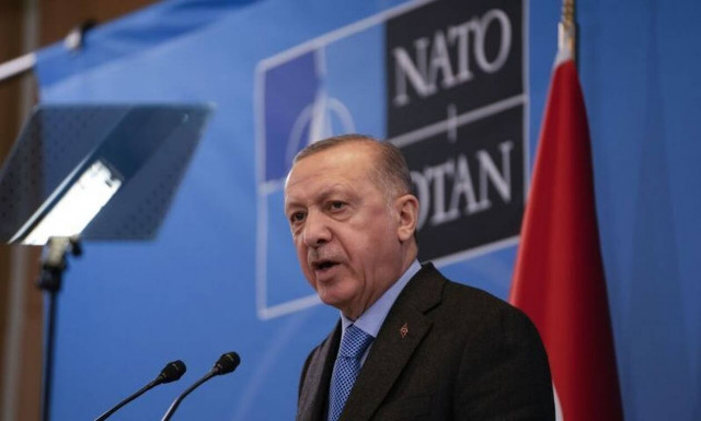 Άμα τον διώξουν από το ΝΑΤΟ, σφυρίξτε μου κλέφτικα