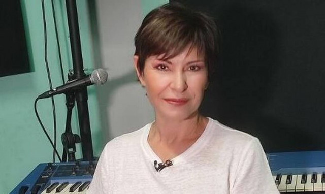 Κωνσταντίνα: Η αποκάλυψη για τα επεισοδιακά βιντεοκλίπ με τον Καρρά και την πτώση από την καμήλα