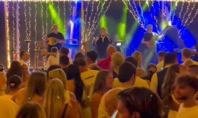 Λευτέρης Πανταζής: Οι δημόσιες ευχές στην κόρη του και το τραγούδι που επέλεξε