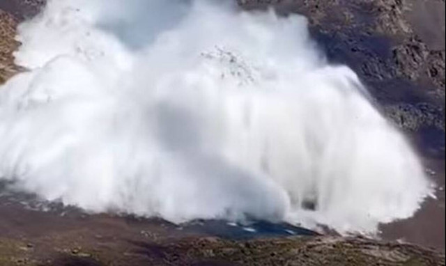 Χιονοστιβάδα σκέπασε τουρίστες στο Κιργιστάν - Το συγκλονιστικό βίντεο