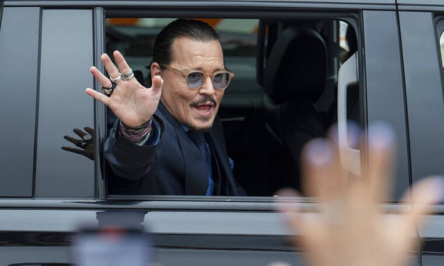 Στην αντεπίθεση ο Τζόνι Ντεπ: Μην ακυρώσετε την απόφαση που καταδίκασε την Άμπερ Χερντ