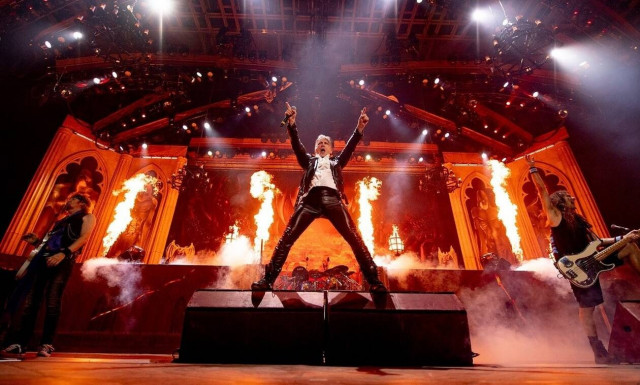 Iron Maiden: Η αδιανόητη φάρσα του Ντίκινσον, η συναυλία στο Σεράγεβο, το αυτοσχέδιο live σε γάμο