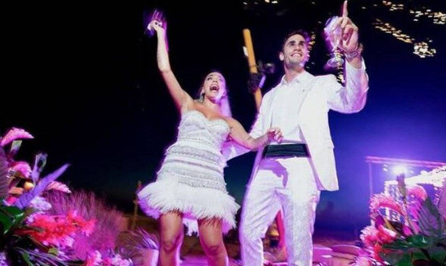 Κόνι Μεταξά - Μάριος Καπότσης: Η πρώτη ανάρτηση μετά τον παραμυθένιο γάμο στην Κρήτη