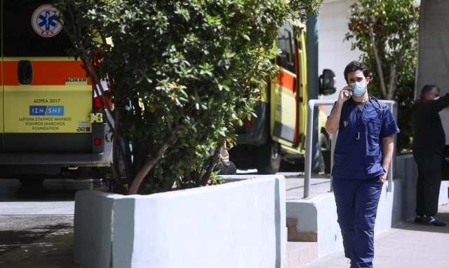 Κορονοϊός: Για 20ημερο πίεσης στο ΕΣΥ προειδοποιεί ο Πλεύρης – Το σχέδιο του υπ. Υγείας