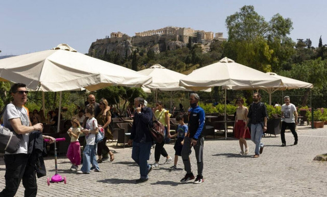 Κρούσματα σήμερα - Μεταλλάξεις: Σαρώνει την Ελλάδα το στέλεχος της «Ομικρον» BA.2