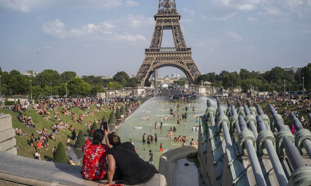 «Καμίνι» η Ευρώπη: Συναγερμός για επικίνδυνο κύμα καύσωνα από την Ιβηρική μέχρι τη Γερμανία