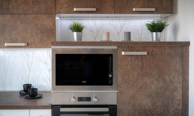 Ψηφίστηκε η τροπολογία για πλαφόν στο μικτό κέρδος πώλησης ηλεκτρικών συσκευών