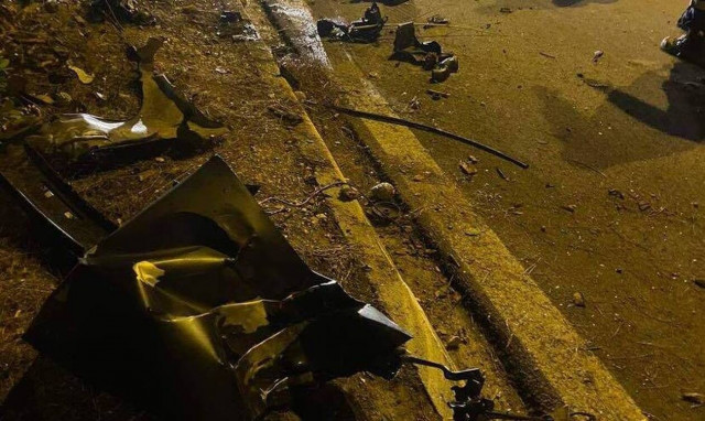 Τραγωδία στη Λεωφόρο Μαραθώνος με έναν 34χρονο νεκρό - Διαλύθηκε το όχημα στις μπάρες