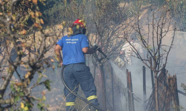 Πορτοκαλί συναγερμός για τις φωτιές: Οι  5 περιφέρειες της χώρας που κινδυνεύουν την Πέμπτη