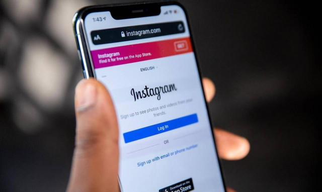«Έπεσε» το Instagram