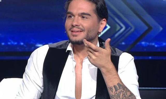 Χρήστος Μάστορας: Αντί για γαρύφαλλα του πέταξαν κρουασάν στη σκηνή