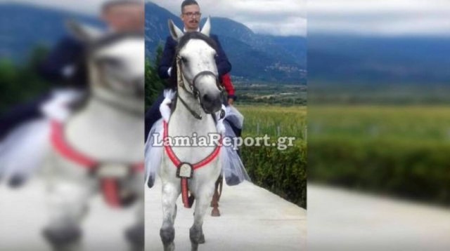 Λαμία: Ο γαμπρός πήγε με κλαρίνα και άλογο στην εκκλησία
