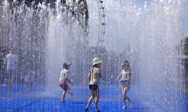 Βρετανία: «Κόκκινος συναγερμός» για τον καύσωνα - Ακραίες θερμοκρασίες τη Δευτέρα και την Τρίτη