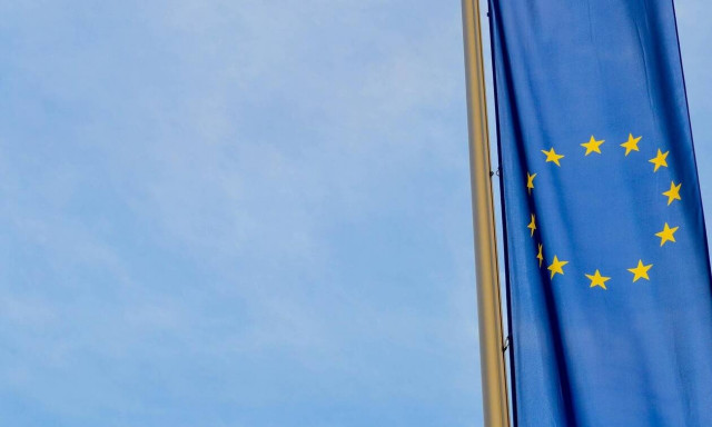 Η Ευρώπη «αυτοκτονεί» και είναι χαρούμενη γι’ αυτό