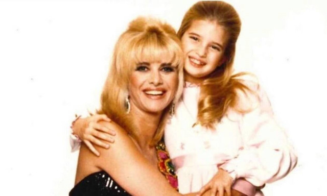 Ιβάνκα Τραμπ: Η συγκινητική ανάρτηση για τον θάνατο της μαμάς της - «Θα μου λείπεις για πάντα»