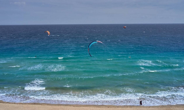 Καιρός: Με άνοδο της θερμοκρασίας και μέχρι 8 μποφόρ η Παρασκευή - Η πρόγνωση για το Σαββατοκύριακο