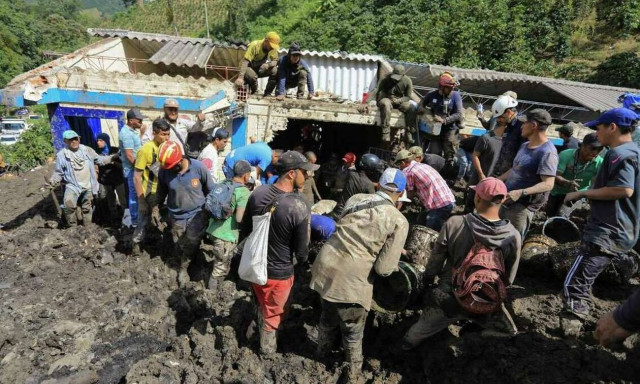Κολομβία: Τρεις μαθητές σκοτώθηκαν έπειτα από κατολίσθηση