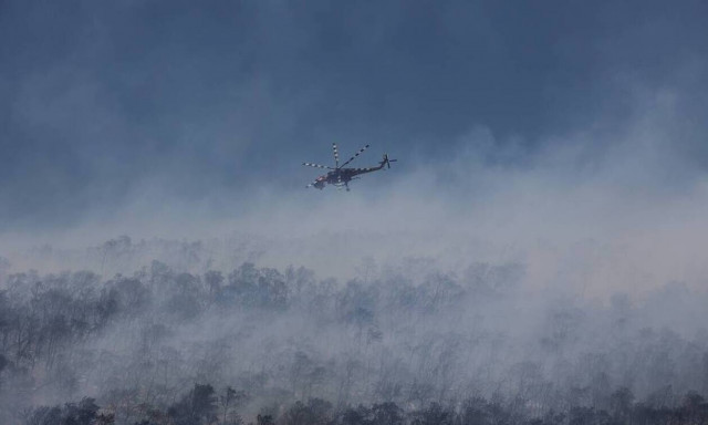 Wildfire rekindles at municipality of Agios Vassilios, Rethimno, on Saturday