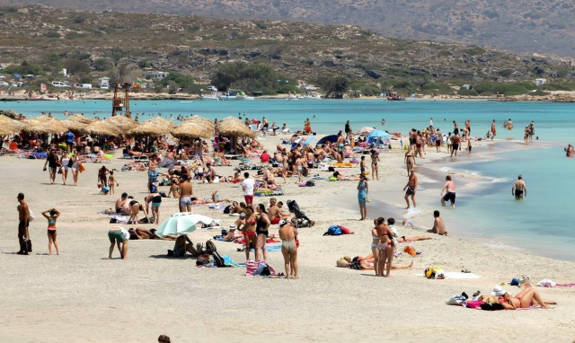 Τουρισμός: Βαδίζει για ρεκόρ που θα ξεπεράσει το 2019 – Στο 80% η πληρότητα