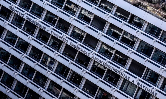 Έρχεται «ψαλίδι» στα ποσοστά παρακράτησης για τη χορήγηση φορολογικής ενημερότητας