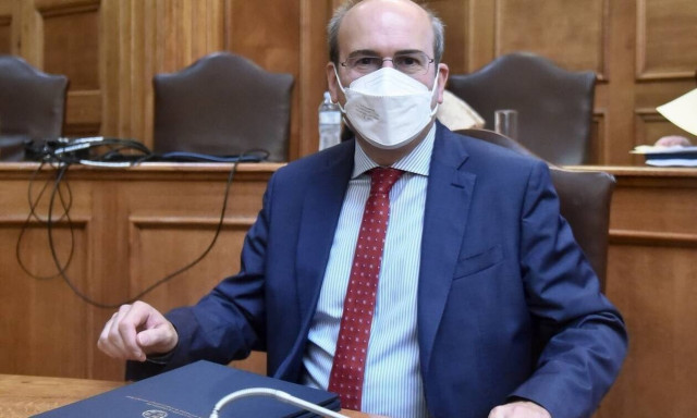 Χατζηδάκης: «Το πρόβλημα των ληξιπρόθεσμων κύριων συντάξεων φτάνει σταδιακά στο τέλος του»