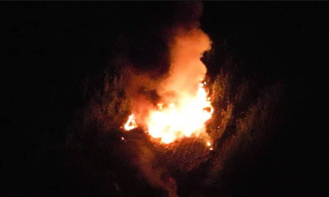 Πτώση αεροσκάφους κοντά στην Καβάλα: Οι πρώτες εικόνες από drone στο σημείο της συντριβής (video)