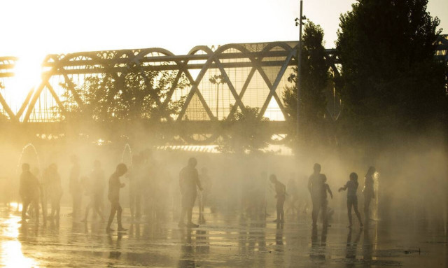 Καύσωνας στην Ευρώπη: Φόβοι για χιλιάδες νεκρούς - Η Κλιματική Αλλαγή έφερε πρόωρα συνθήκες 2050