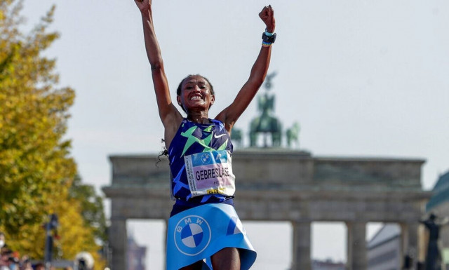 Παγκόσμιο Πρωτάθλημα Στίβου: Θρίαμβος της Γκεμπρεσλάσε στον μαραθώνιο με νέο ρεκόρ!