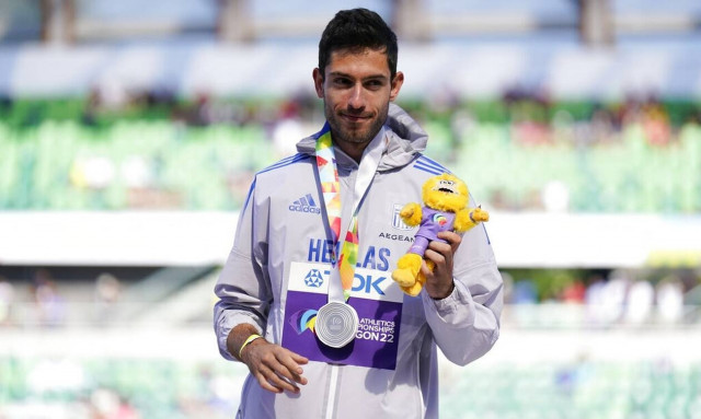 Όρεγκον 2022: Η απονομή του ασημένιου μεταλλίου στον Μίλτο Τεντόγλου