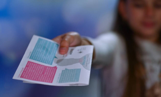 Greece's population has declined 3.5 pct to 10.432 million, ELSTAT reports