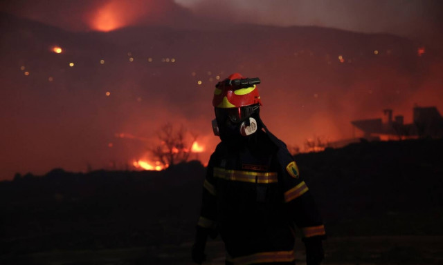 Τσίπρας: Η σκέψη μας με όσους δίνουν τη μάχη στην Πεντέλη