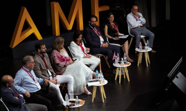 Έλληνες επιστήμονες της διασποράς μιλούν στο Newsbomb.gr - "Θέλουμε τη συνεργασία με την Ελλάδα"