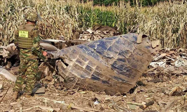 Πτώση αεροσκάφους στην Καβάλα: Εκσφενδονίστηκαν τα 8 μέλη του πληρώματος - Τι έδειξε η νεκροψία