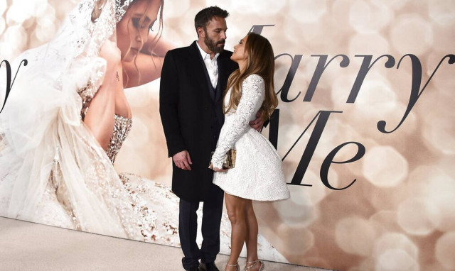 Τζένιφερ Λόπεζ-Μπεν Άφλεκ: Το γαμήλιο πάρτι στο κτήμα των 9 εκατ δολαρίων και ο τρυφερός συμβολισμός