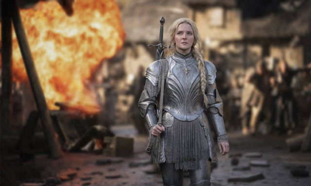 Ο τηλεοπτικός «Άρχοντας των Δαχτυλιδιών» μιλάει ελληνικά στο νέο τρέιλερ της σειράς