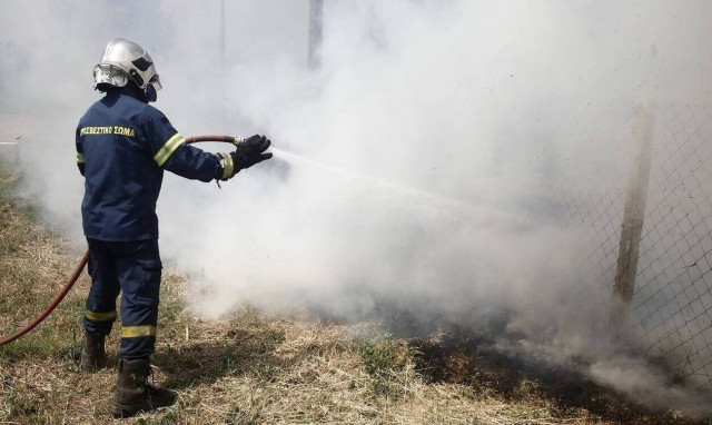 Πυρκαγιά σε χορτολιβαδική έκταση στο Πανόραμα Παλλήνης